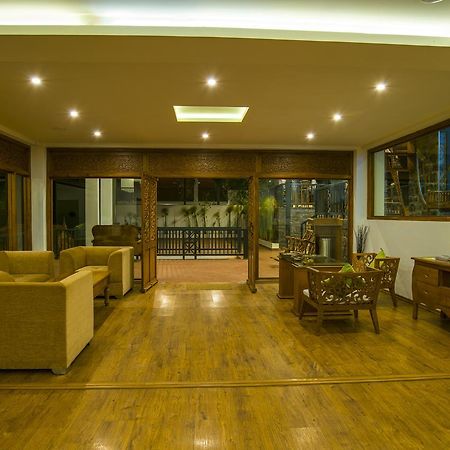 Olive Golden Ridge Resort Chinnakanal Buitenkant foto
